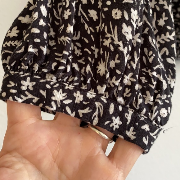 Universal Thread Black and creme - Picture 4 of 4